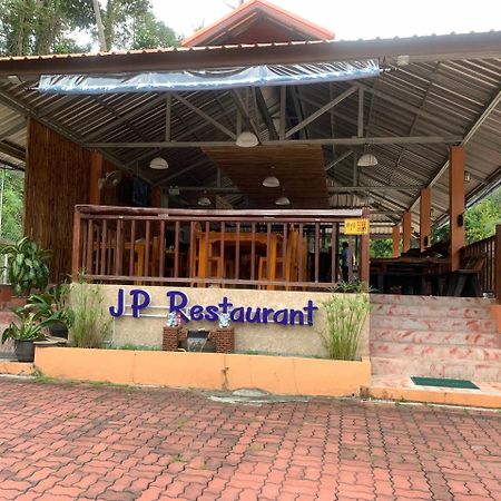 The Fisherman'S Chalet Natien Beach  Luaran gambar