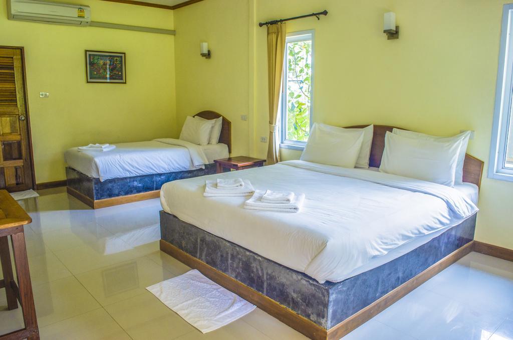 The Fisherman'S Chalet Natien Beach  Luaran gambar