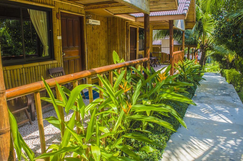 The Fisherman'S Chalet Natien Beach  Luaran gambar