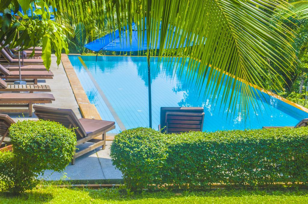 The Fisherman'S Chalet Natien Beach  Luaran gambar
