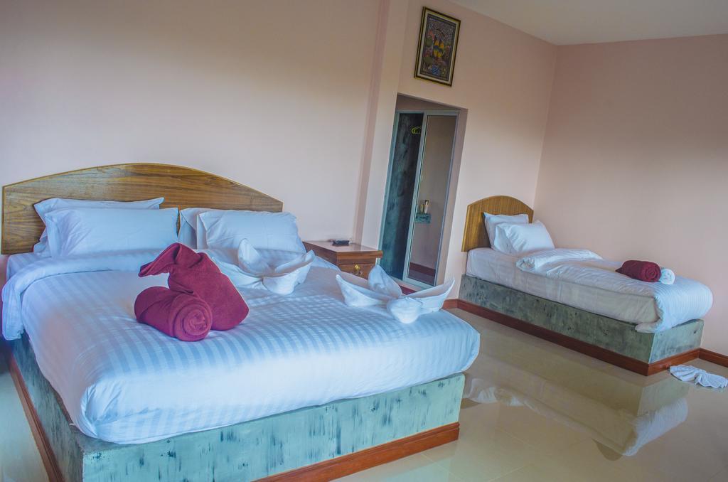 The Fisherman'S Chalet Natien Beach  Luaran gambar