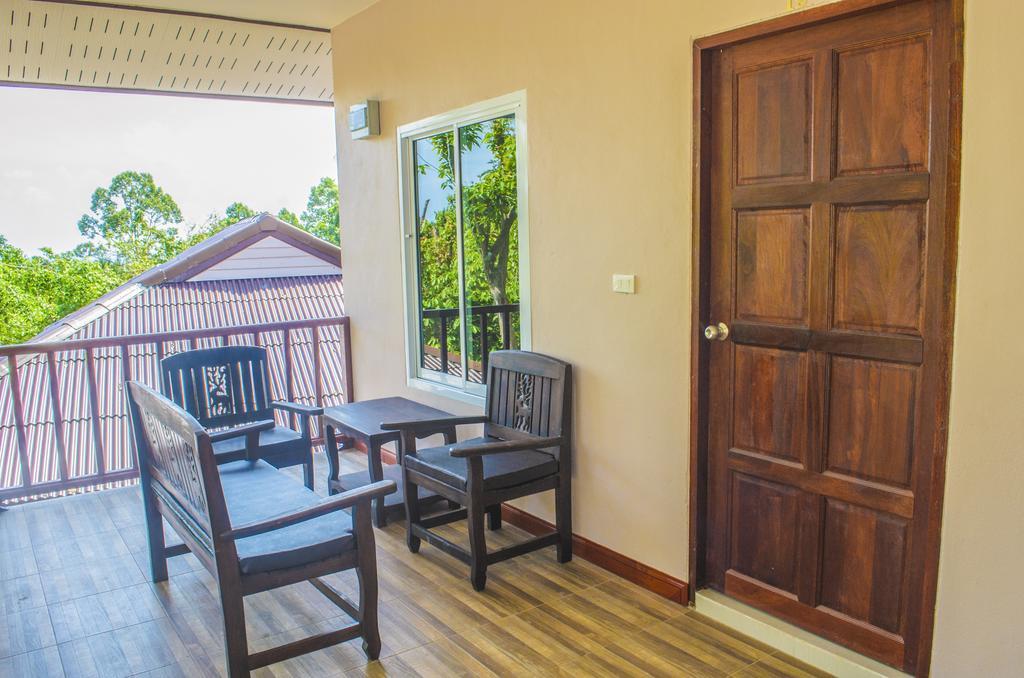 The Fisherman'S Chalet Natien Beach  Luaran gambar