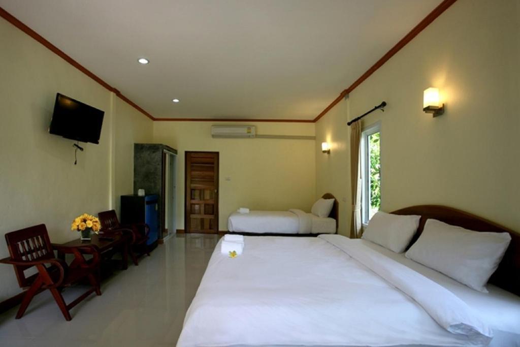 The Fisherman'S Chalet Natien Beach  Luaran gambar