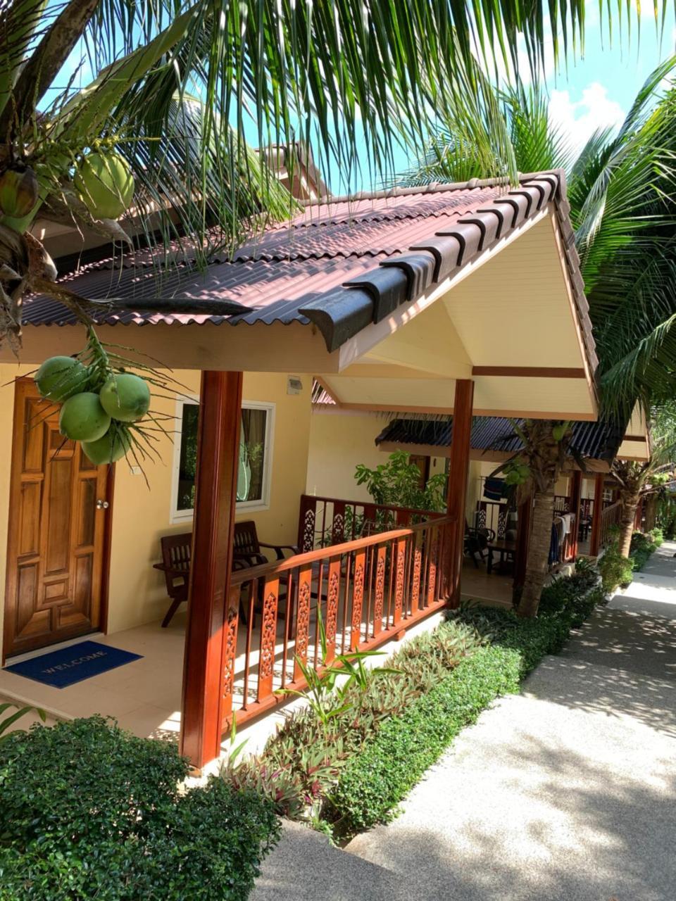 The Fisherman'S Chalet Natien Beach  Luaran gambar