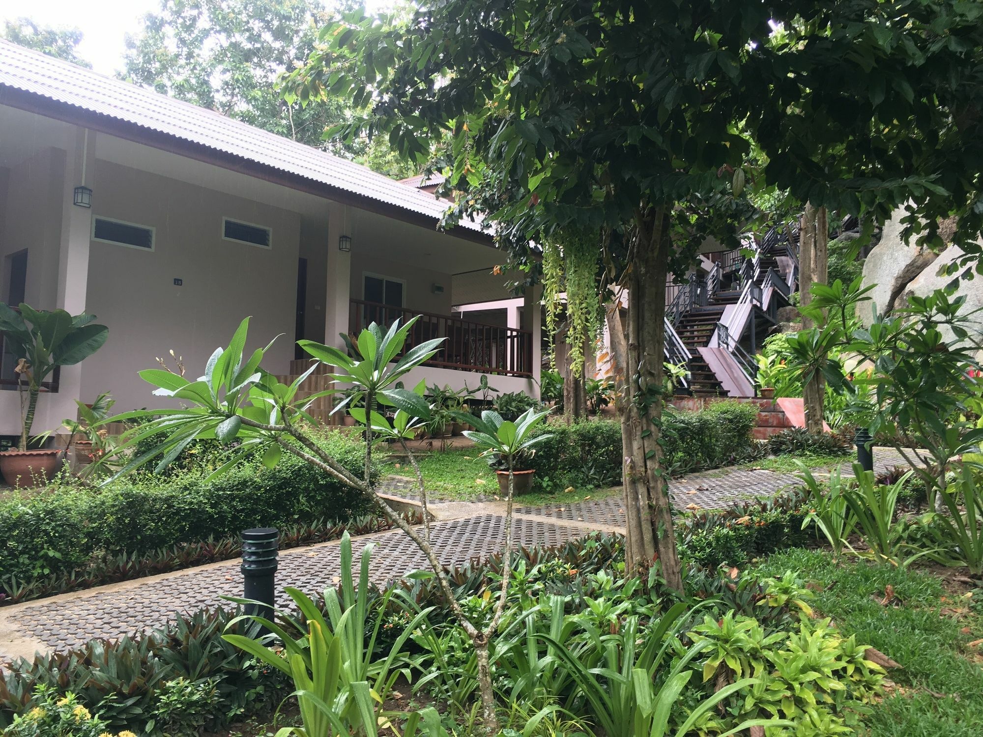 The Fisherman'S Chalet Natien Beach  Luaran gambar