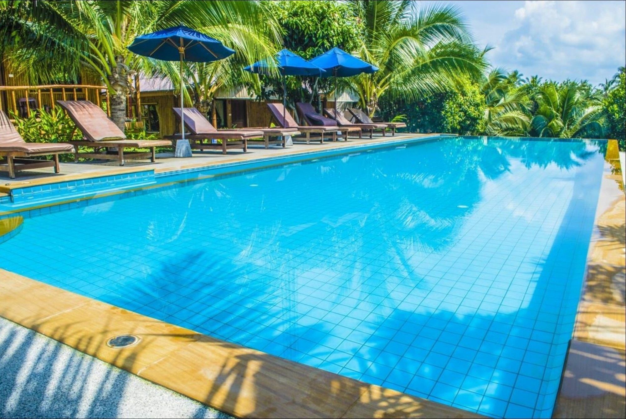 The Fisherman'S Chalet Natien Beach  Luaran gambar