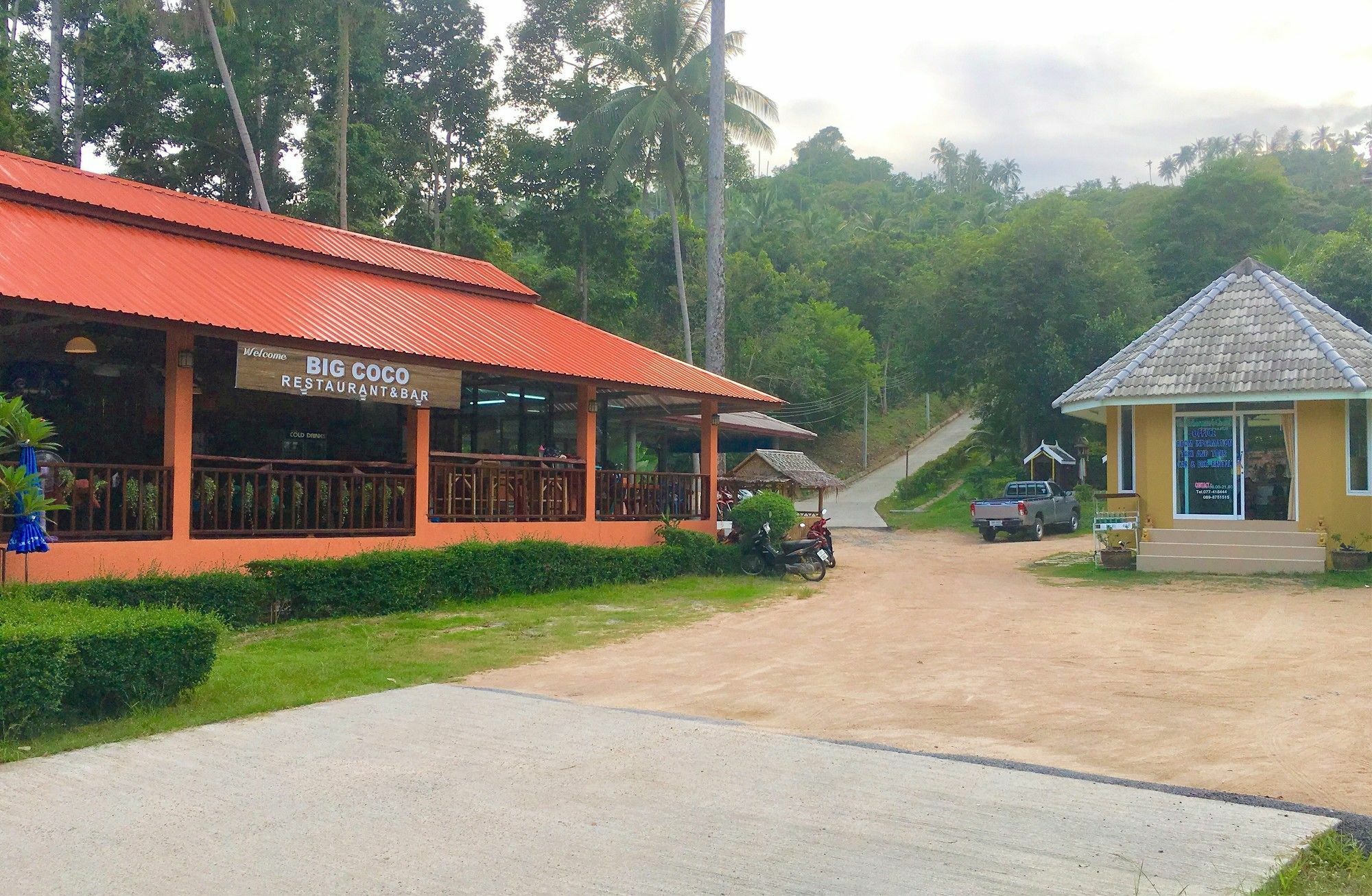 The Fisherman'S Chalet Natien Beach  Luaran gambar