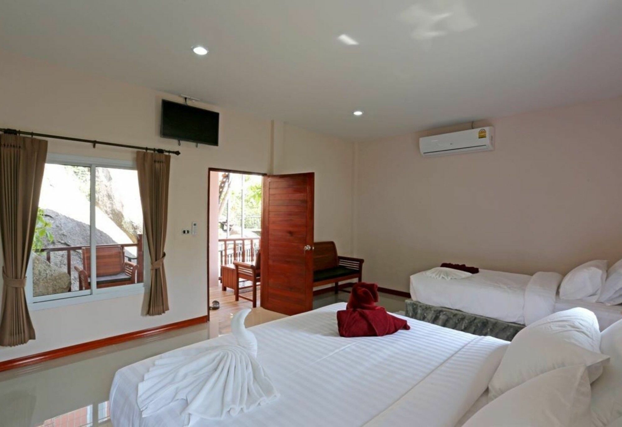 The Fisherman'S Chalet Natien Beach  Luaran gambar