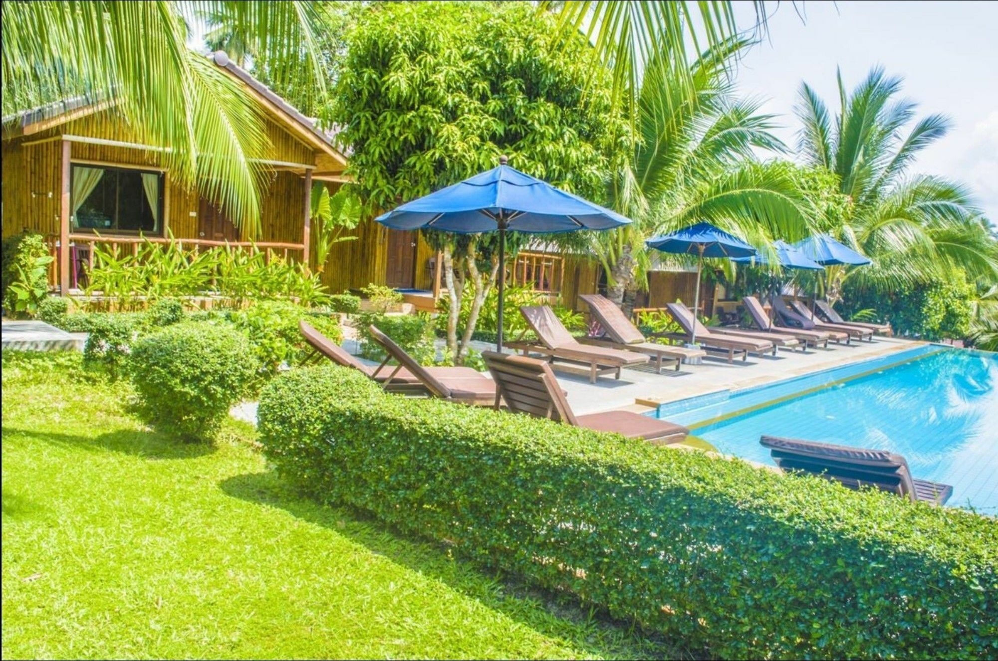 The Fisherman'S Chalet Natien Beach  Luaran gambar