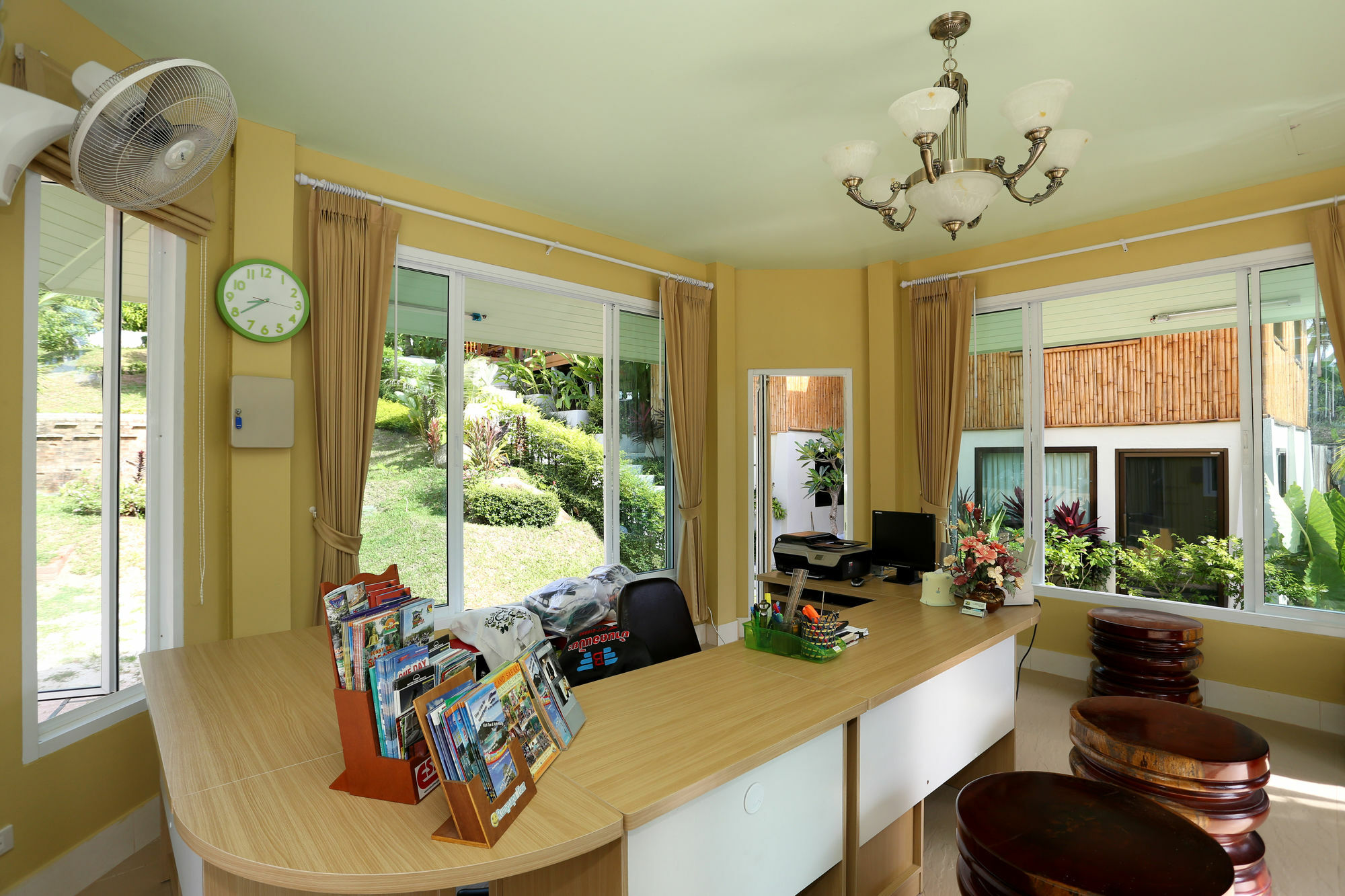The Fisherman'S Chalet Natien Beach  Luaran gambar